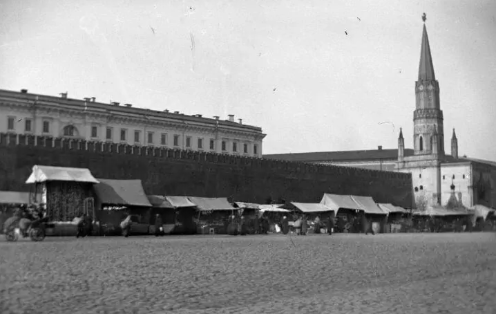 Временные торговые ряды на Красной площади
